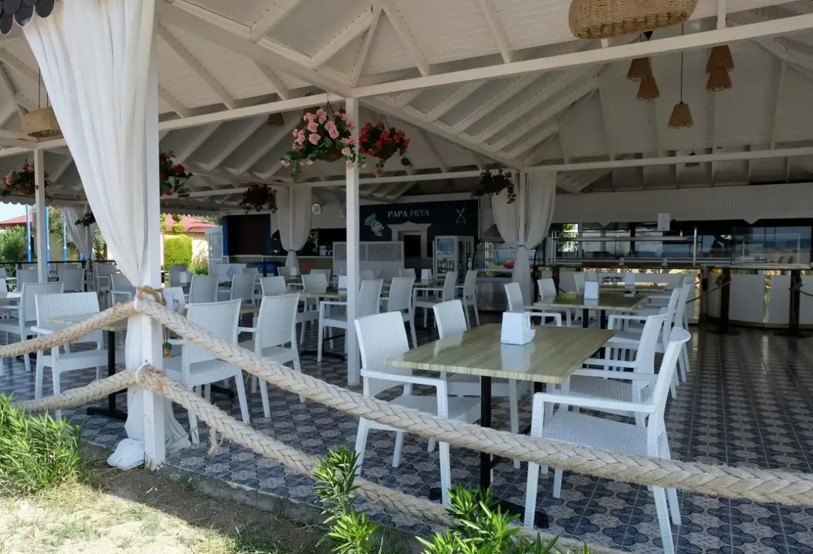 Restauracja i jedzenie w hotelu Felicia Village
