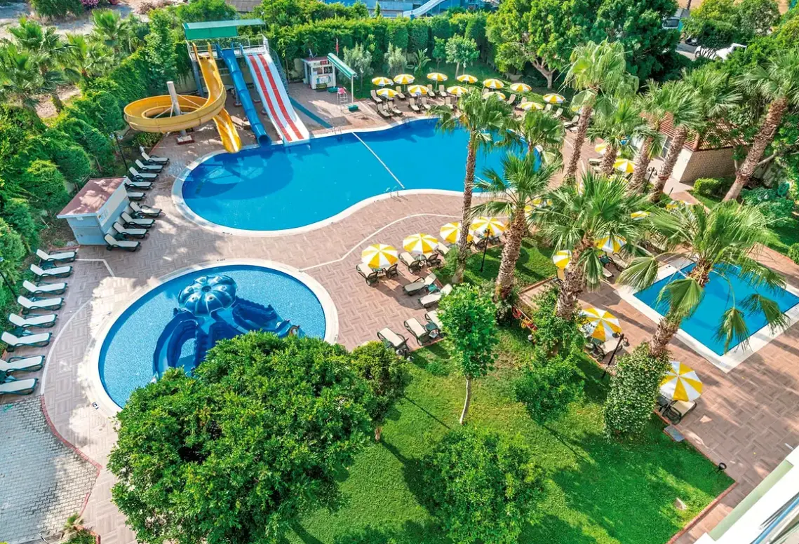 Basen w hotelu Gardenia Beach Hotel