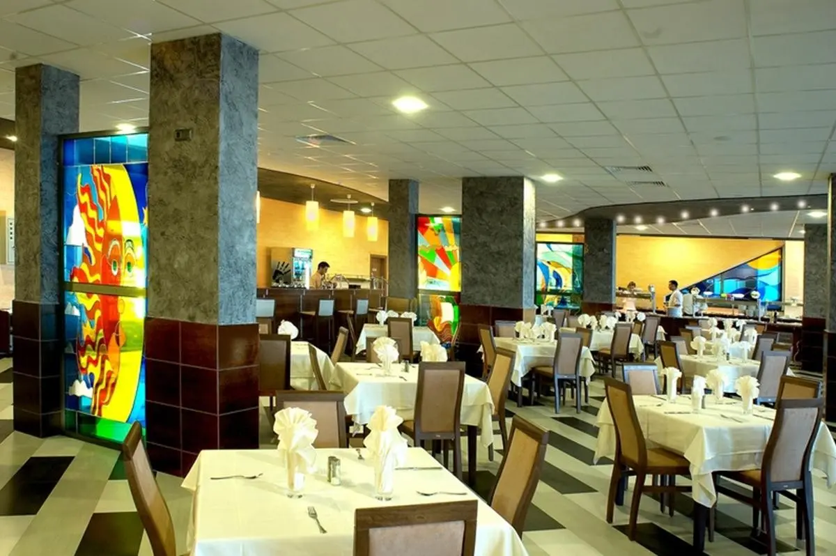 Restauracja i jedzenie w hotelu Glarus