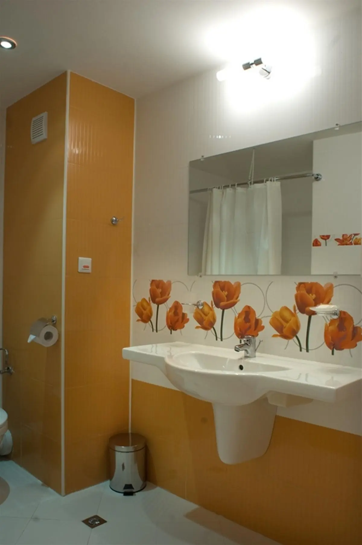 Łazienka w pokoju hotelu Glarus
