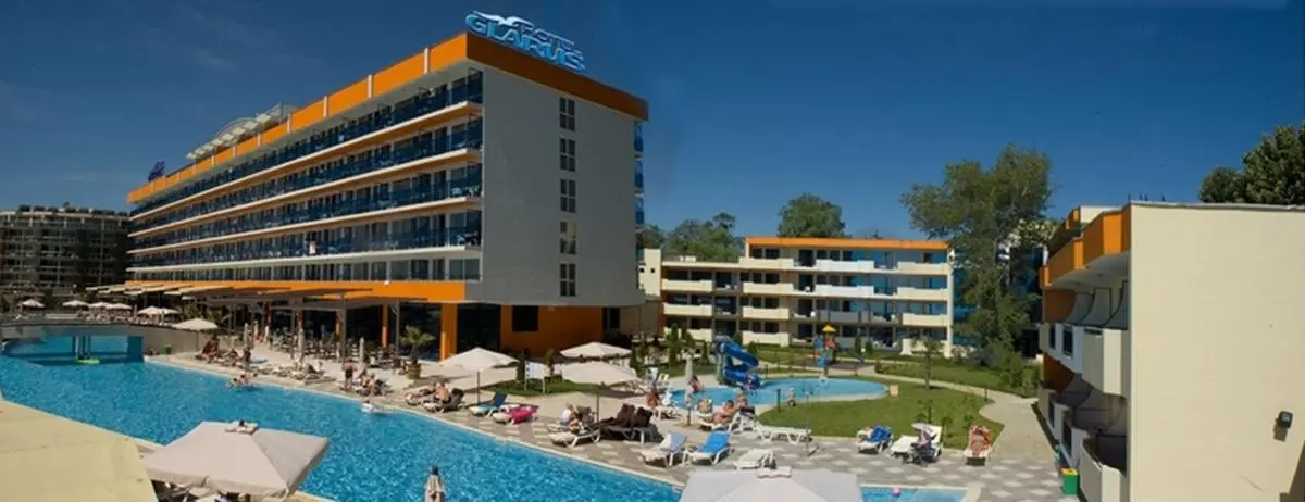 Basen w hotelu Glarus