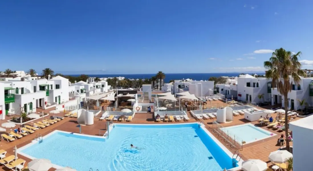Basen w hotelu Gloria Izaro Club Hotel