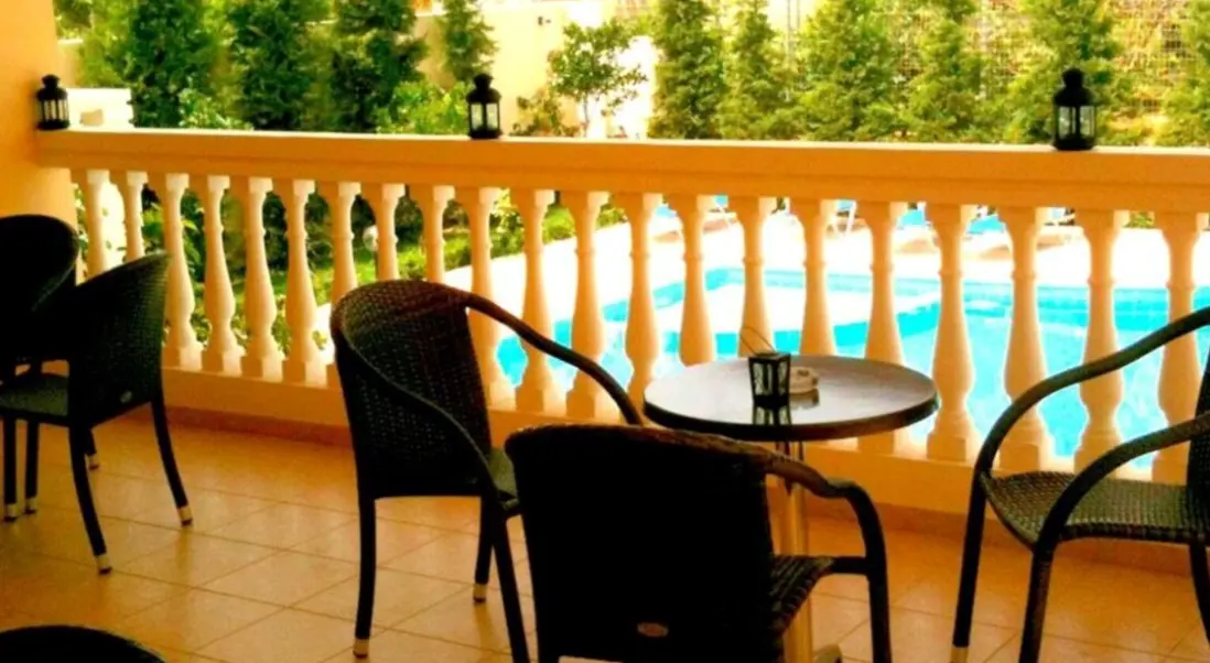 Widok z hotelu Golden Rose