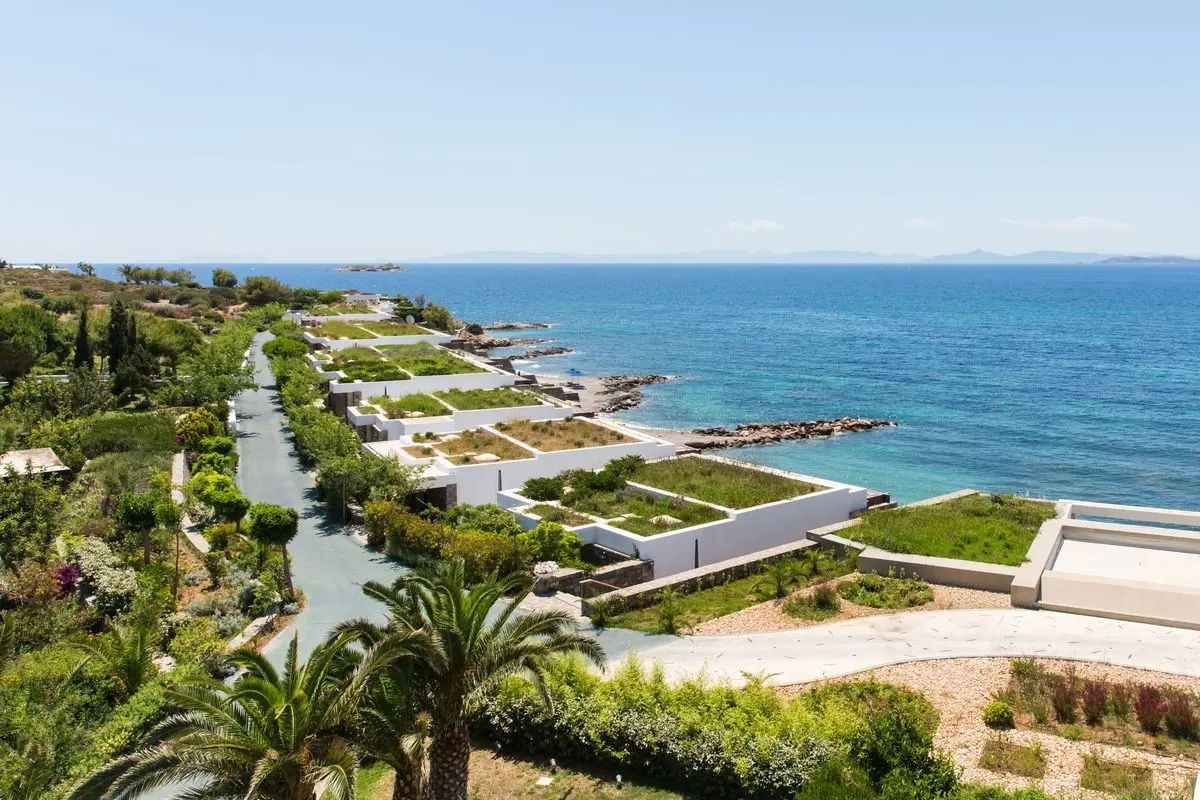 Plaża przy hotelu Grand Resort Lagonissi