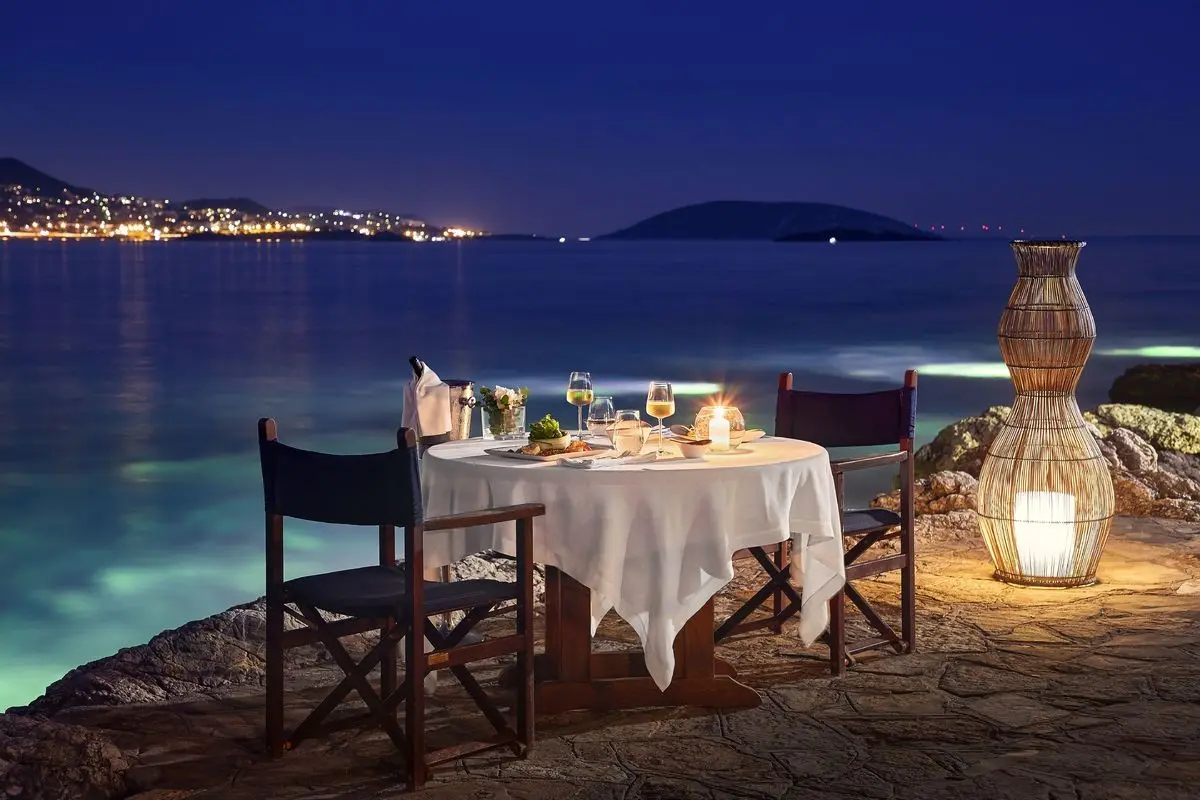 Plaża przy hotelu Grand Resort Lagonissi