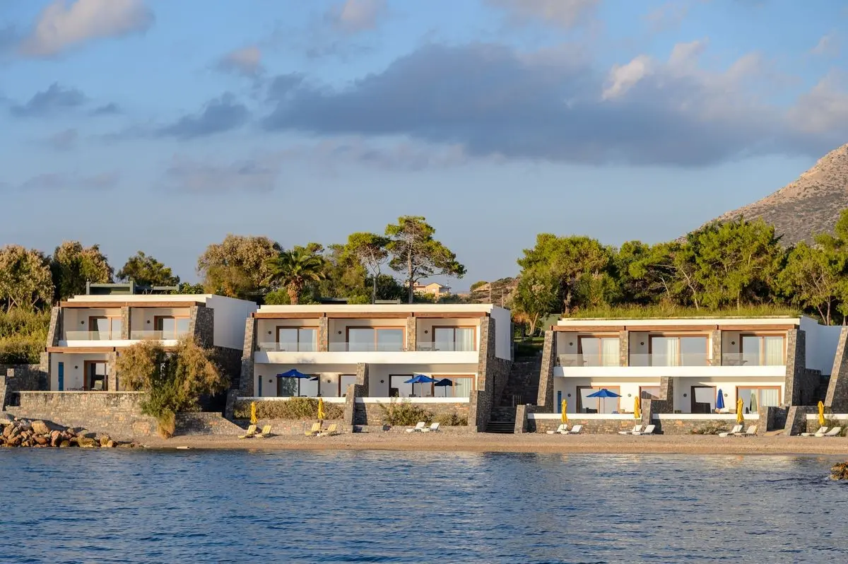 Plaża przy hotelu Grand Resort Lagonissi