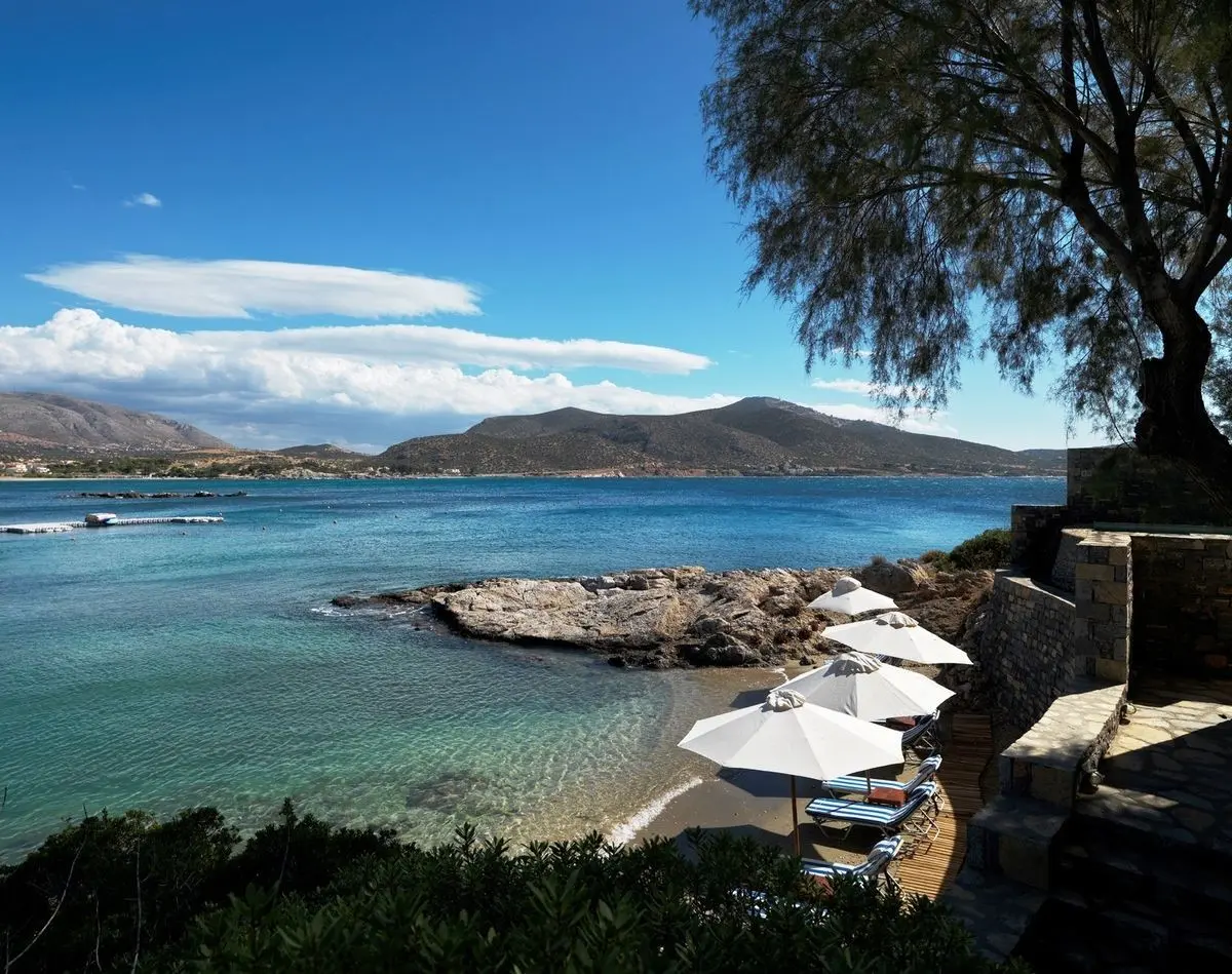 Plaża przy hotelu Grand Resort Lagonissi