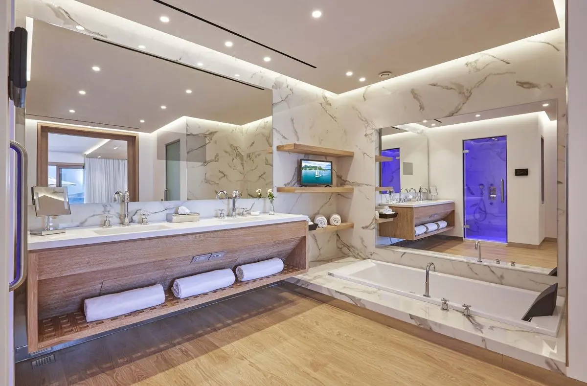 Łazienka w pokoju hotelu Grand Resort Lagonissi