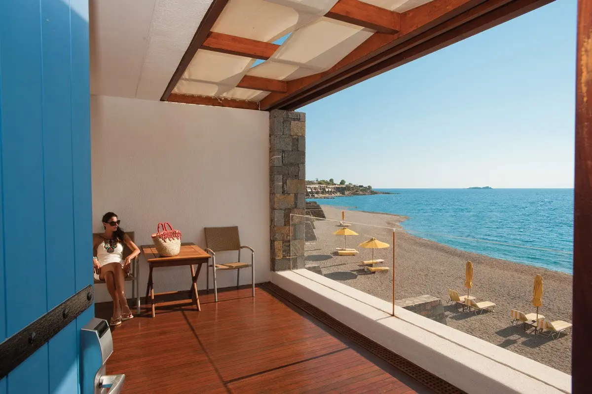 Plaża przy hotelu Grand Resort Lagonissi