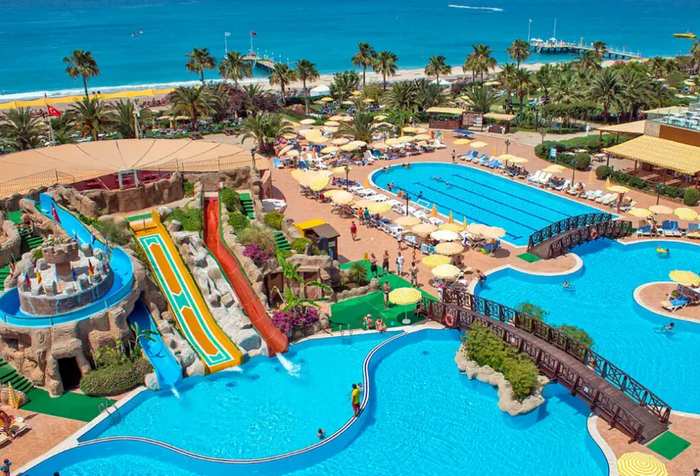 Basen w hotelu Gypsophila Holiday Village