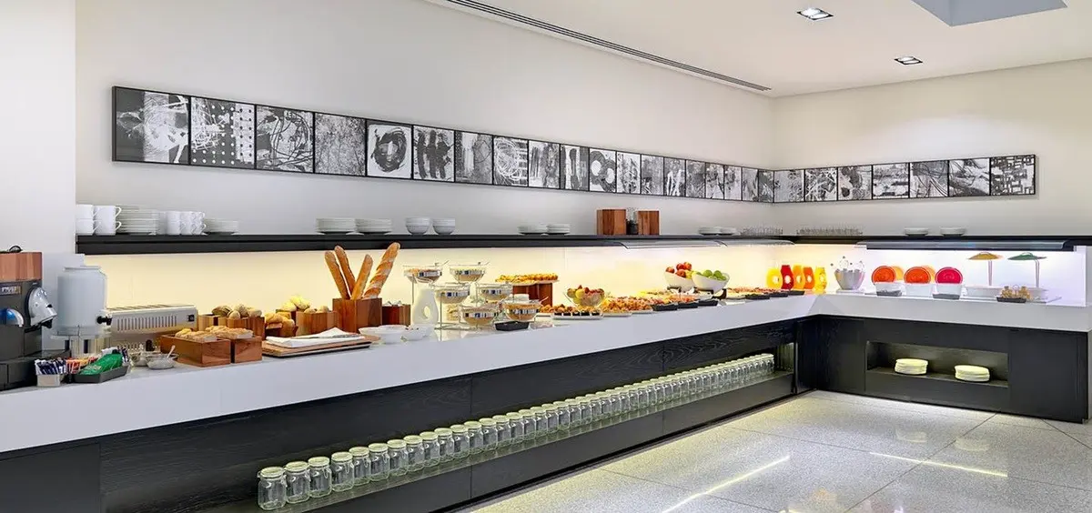 Restauracja i jedzenie w hotelu H10 Art Gallery