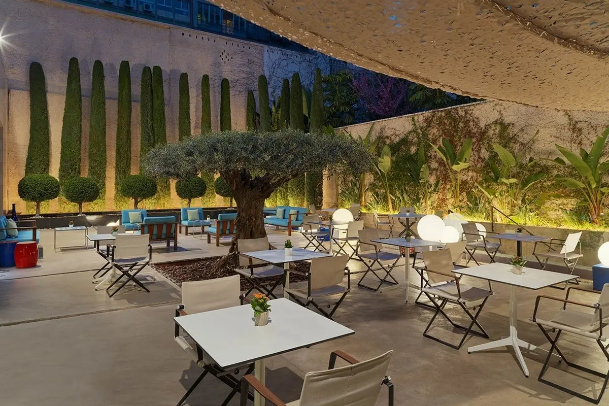 Lobby hotelu H10 Art Gallery