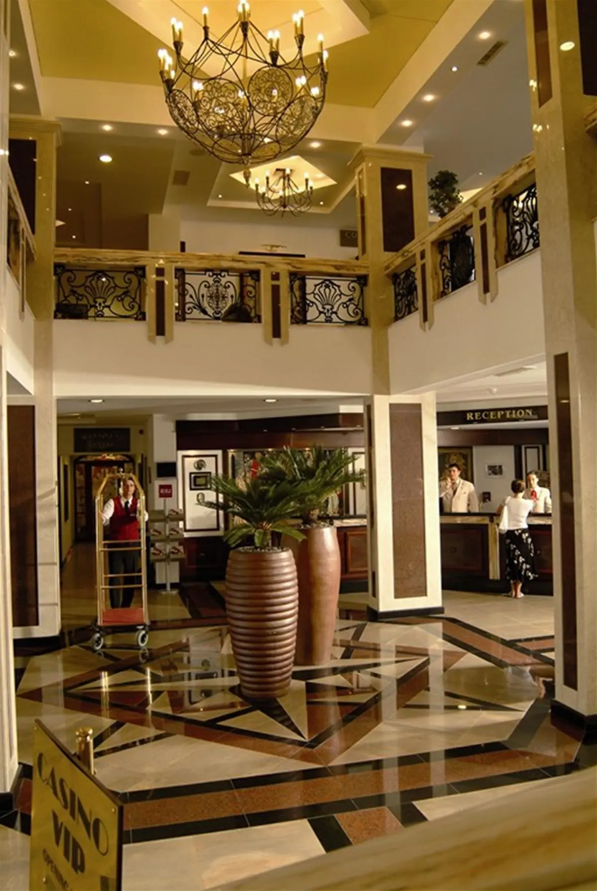 Helena Sands — ROYAL PALACE HELENA SANDS