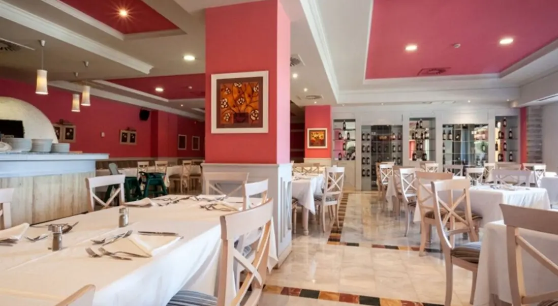 Restauracja i jedzenie w hotelu Holiday World Village Hotel