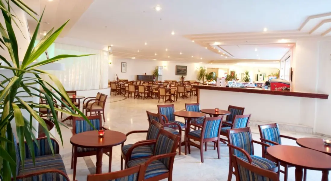 Restauracja i jedzenie w hotelu Kalypso Cretan Village