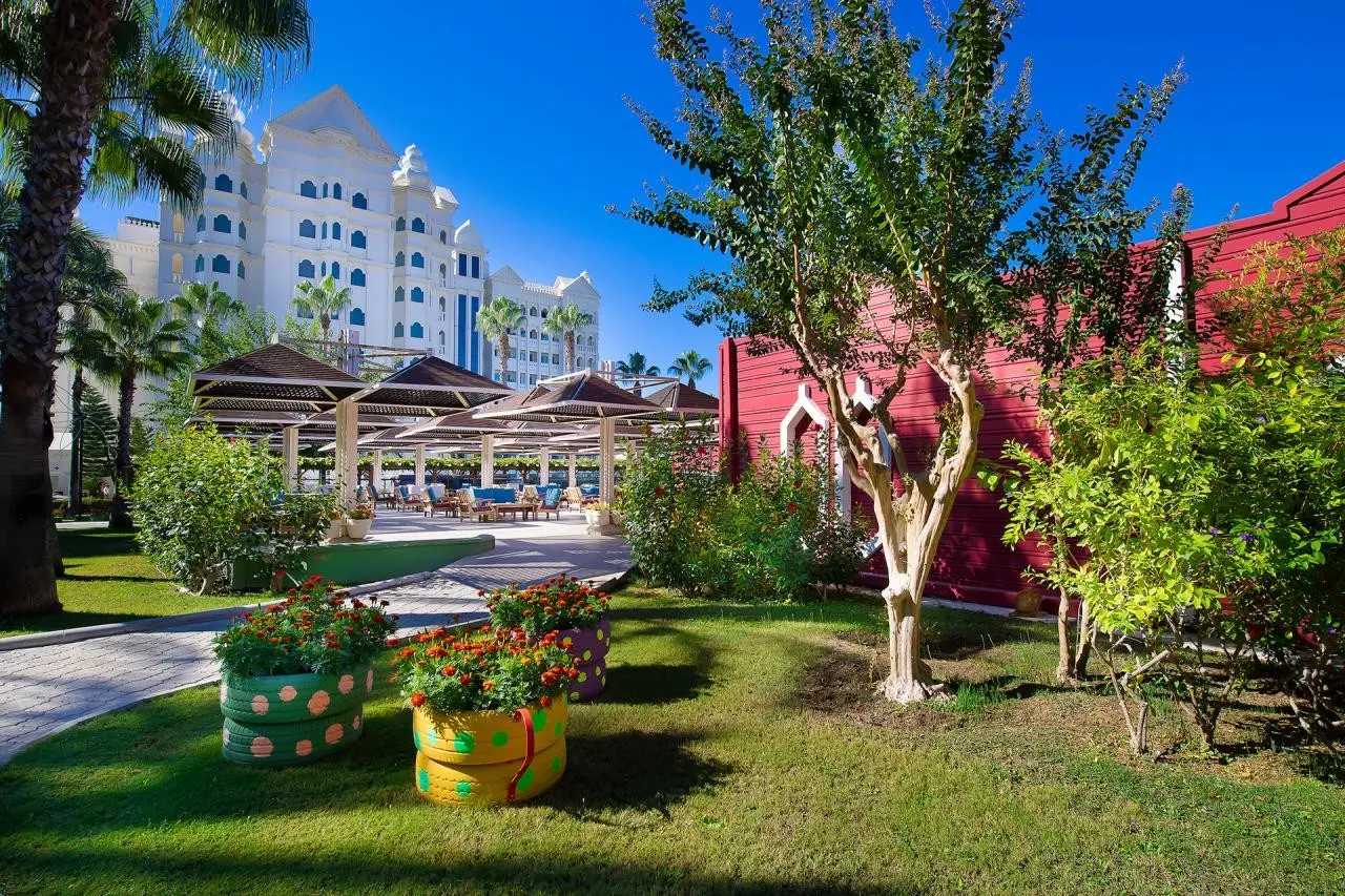 Kamelya Collection Aishen Club — KAMELYA AISHEN CLUB