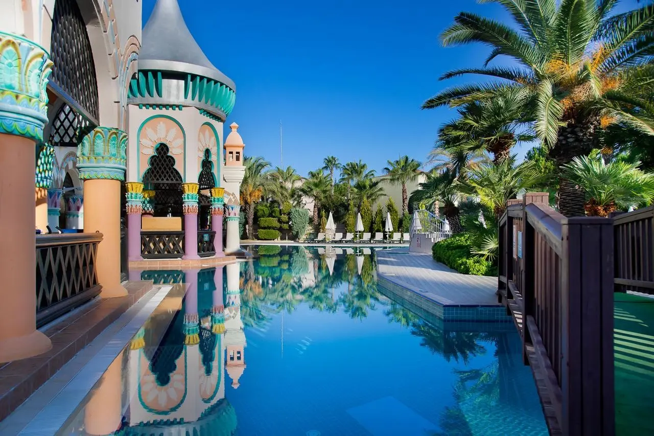 Kamelya Collection Aishen Club — KAMELYA AISHEN CLUB