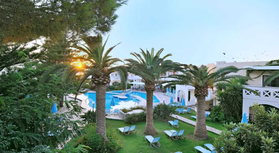Basen w hotelu Kastalia Village