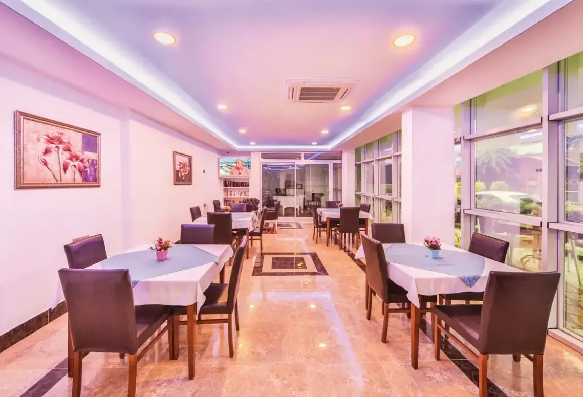 Restauracja i jedzenie w hotelu Kleopatra Atlas