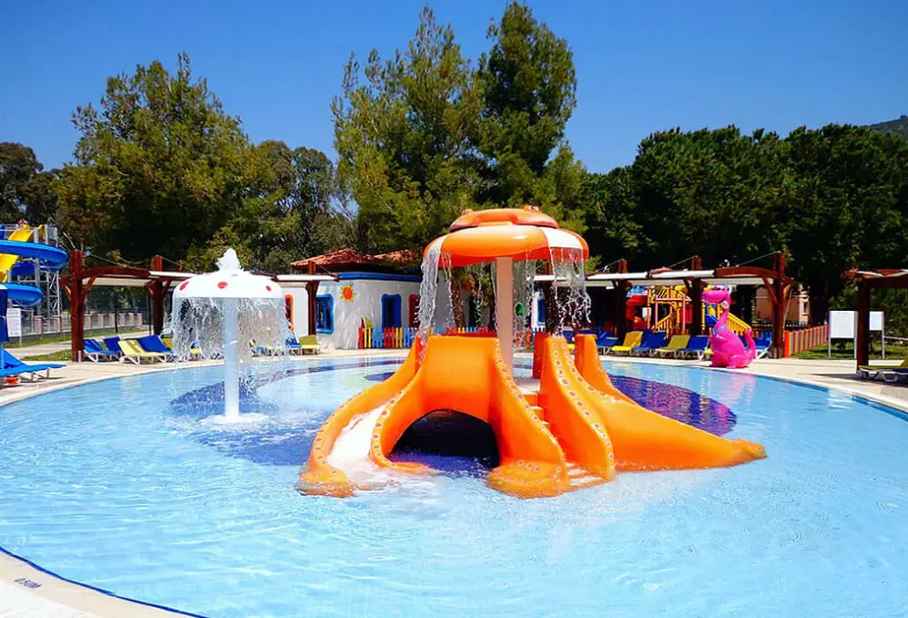 Basen w hotelu Kustur Club Holiday Village
