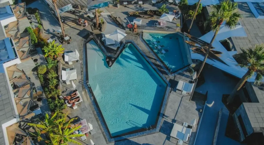 Basen w hotelu La Isla y el Mar Hotel Boutique
