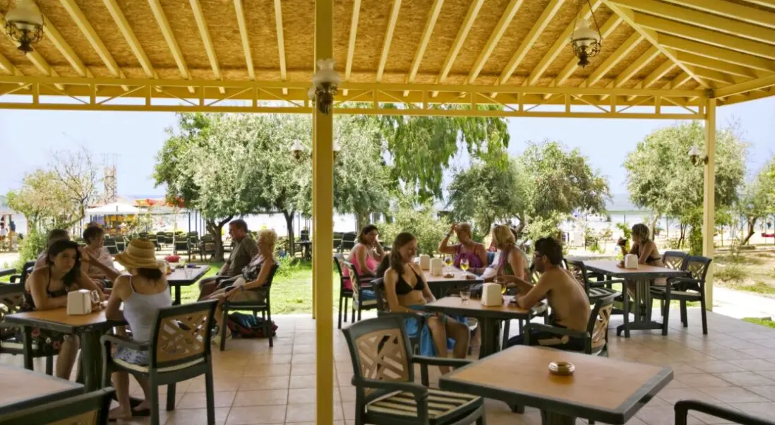 Restauracja i jedzenie w hotelu La Vitas