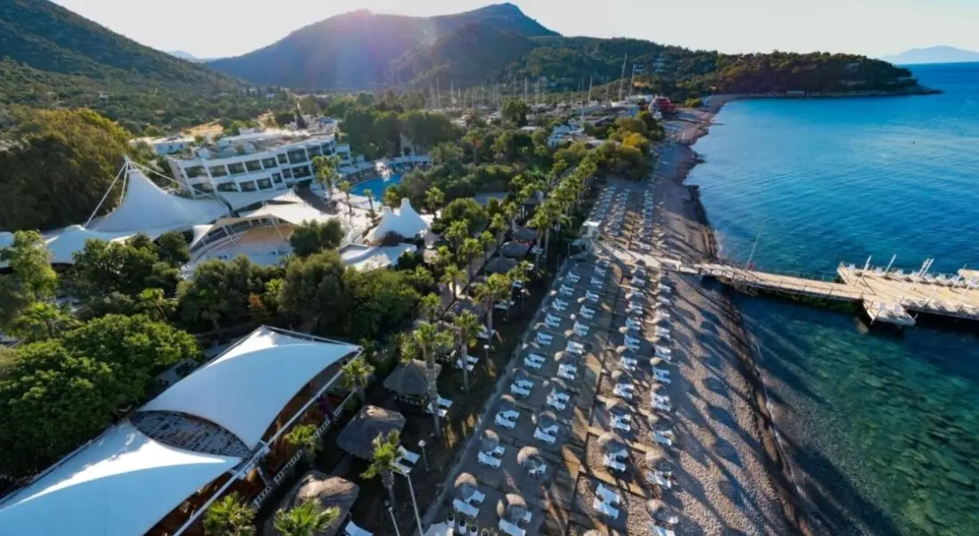Plaża przy hotelu Latanya Park Resort