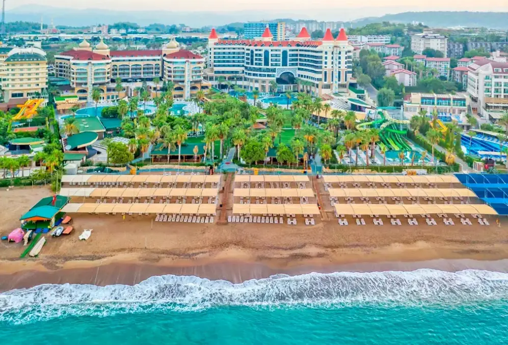 Plaża przy hotelu Leodikya Kirman Premium