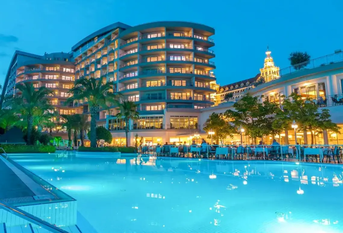 Basen w hotelu Liberty Lara