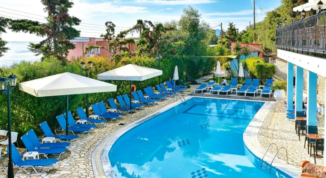 Basen w hotelu Lido Corfu Sun