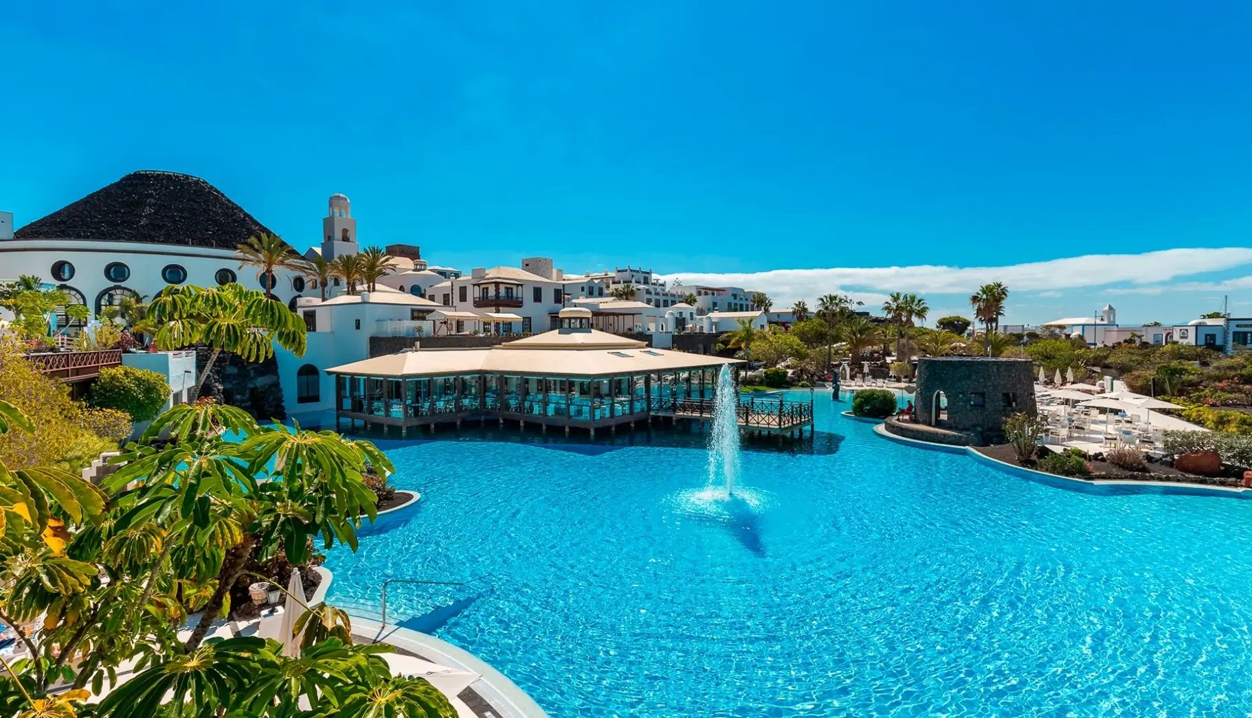 Basen w hotelu Livvo Volcan Lanzarote