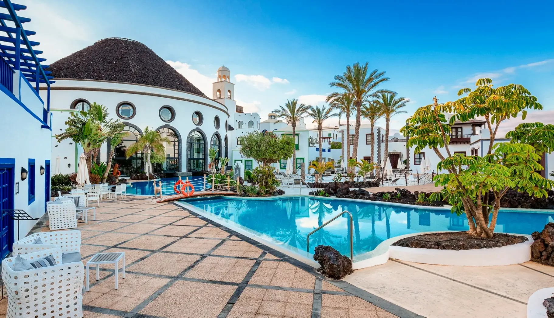 Basen w hotelu Livvo Volcan Lanzarote