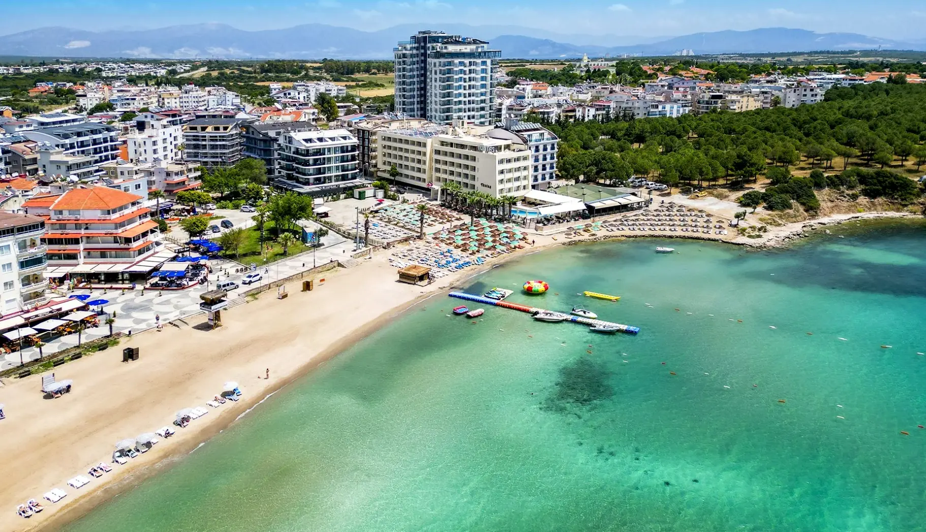 Plaża przy hotelu Maril Beach & Spa