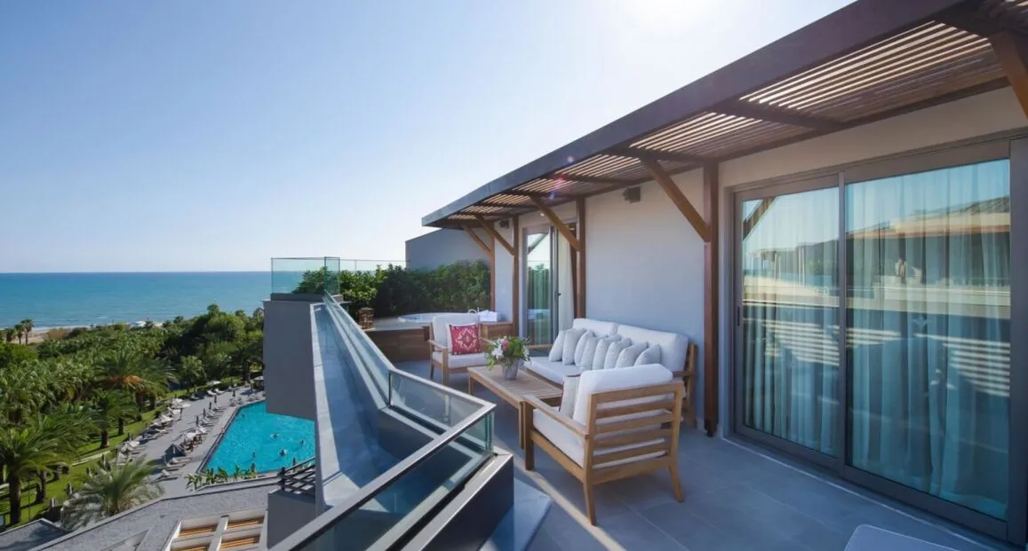 Widok z hotelu Miramare Beach