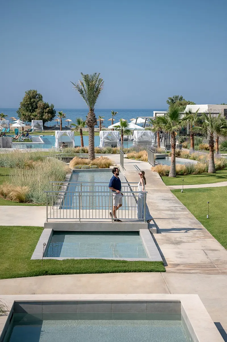 Basen w hotelu Myrion Beach Resort
