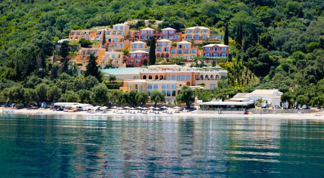Plaża przy hotelu Nido, Mar-Bella Collection