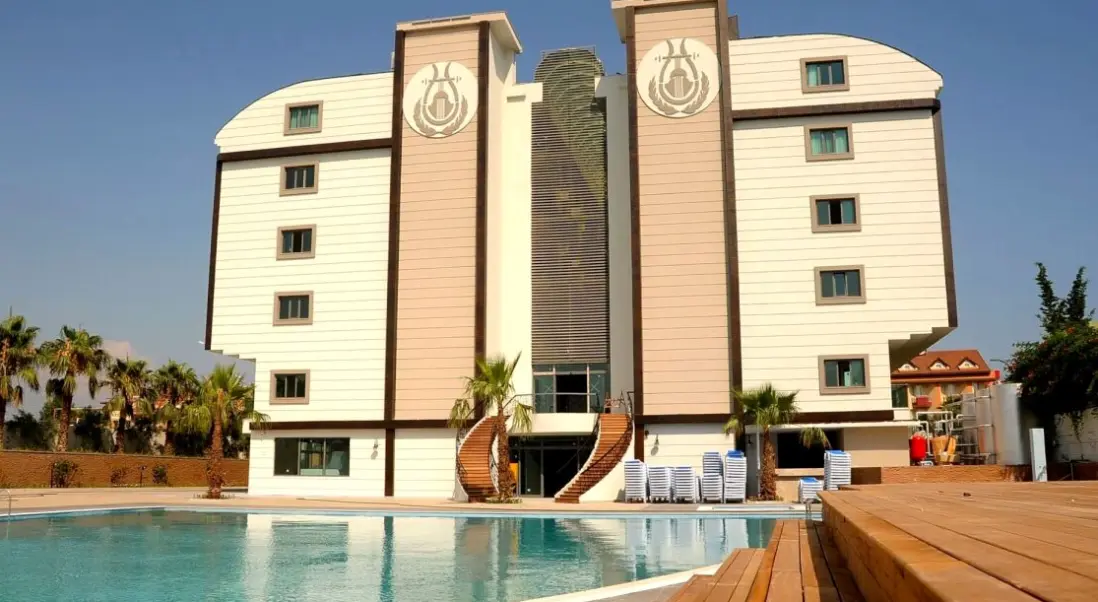Basen w hotelu Orfeus Queen Spa