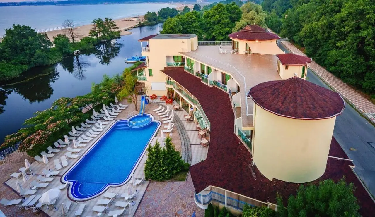 Perla Beach Resort — PERLA SUN