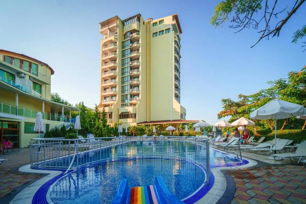 Perla Beach Resort — PERLA SUN
