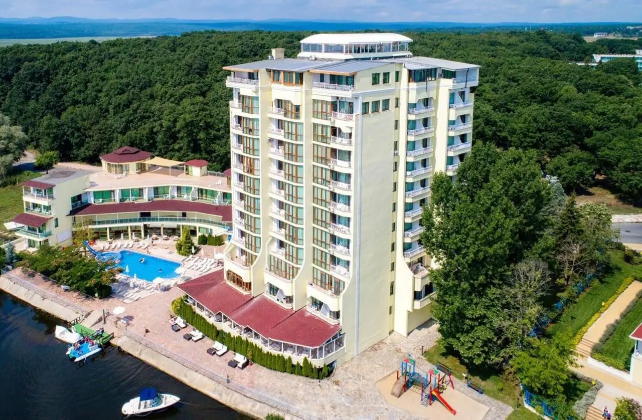 Perla Beach Resort — PERLA SUN