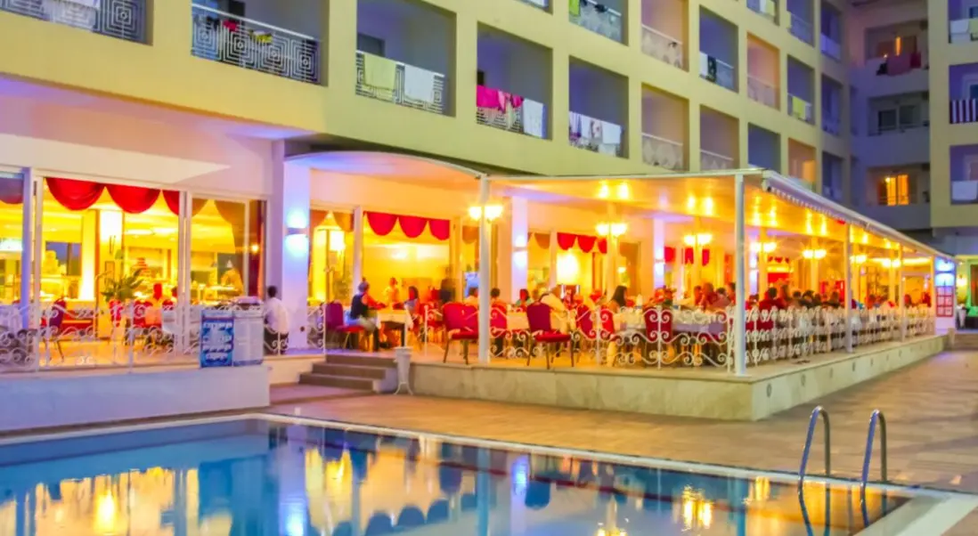 Basen w hotelu Pine House by Werde Hotels