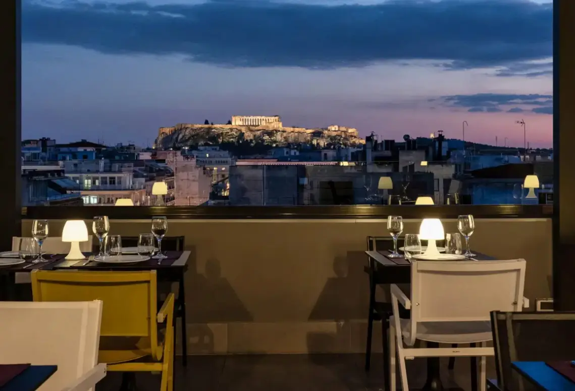 Widok z hotelu Polis Grand