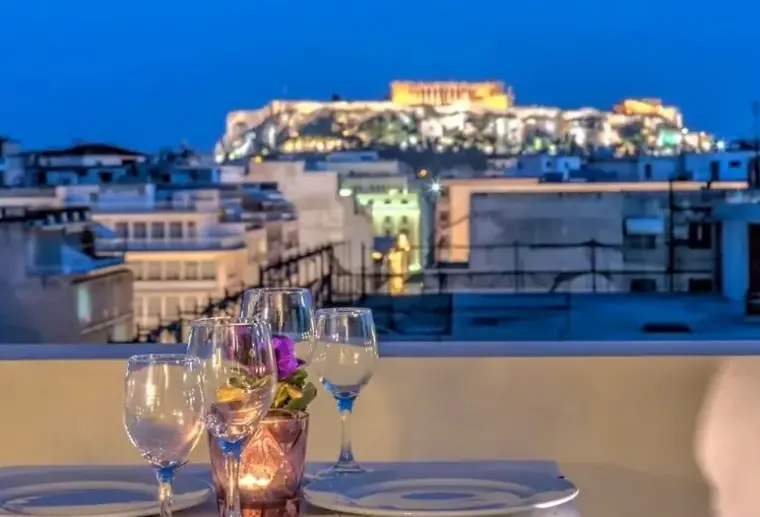 Widok z hotelu Polis Grand