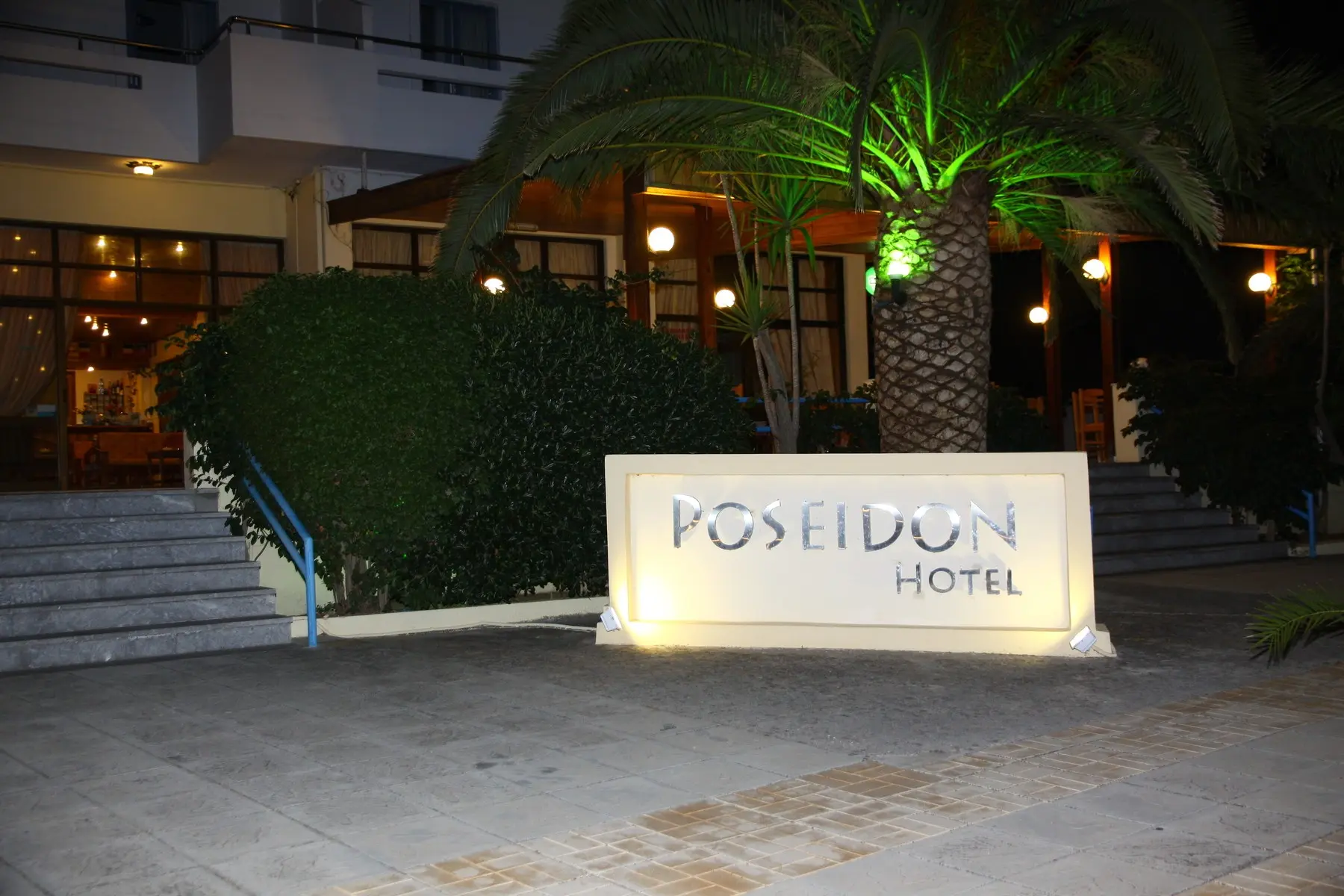 Poseidon Studios & Apartments — POSEIDON HOTEL AMOUDARA