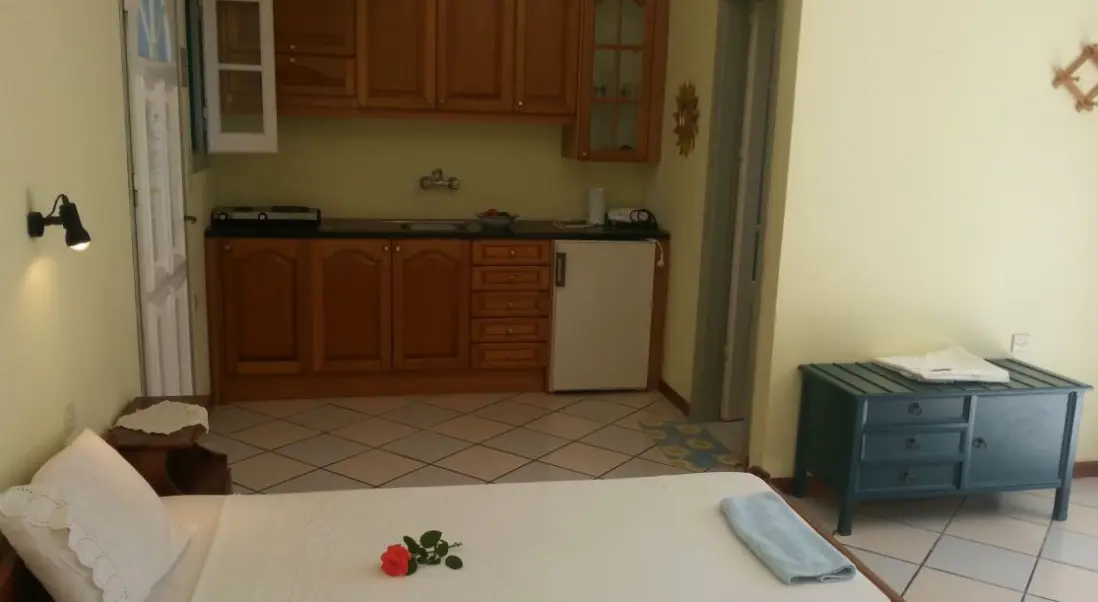 Restauracja i jedzenie w hotelu Rigos Apartments Vitalades
