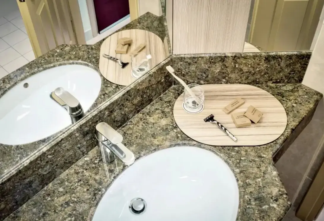 Łazienka w pokoju hotelu Robinson Camyuva
