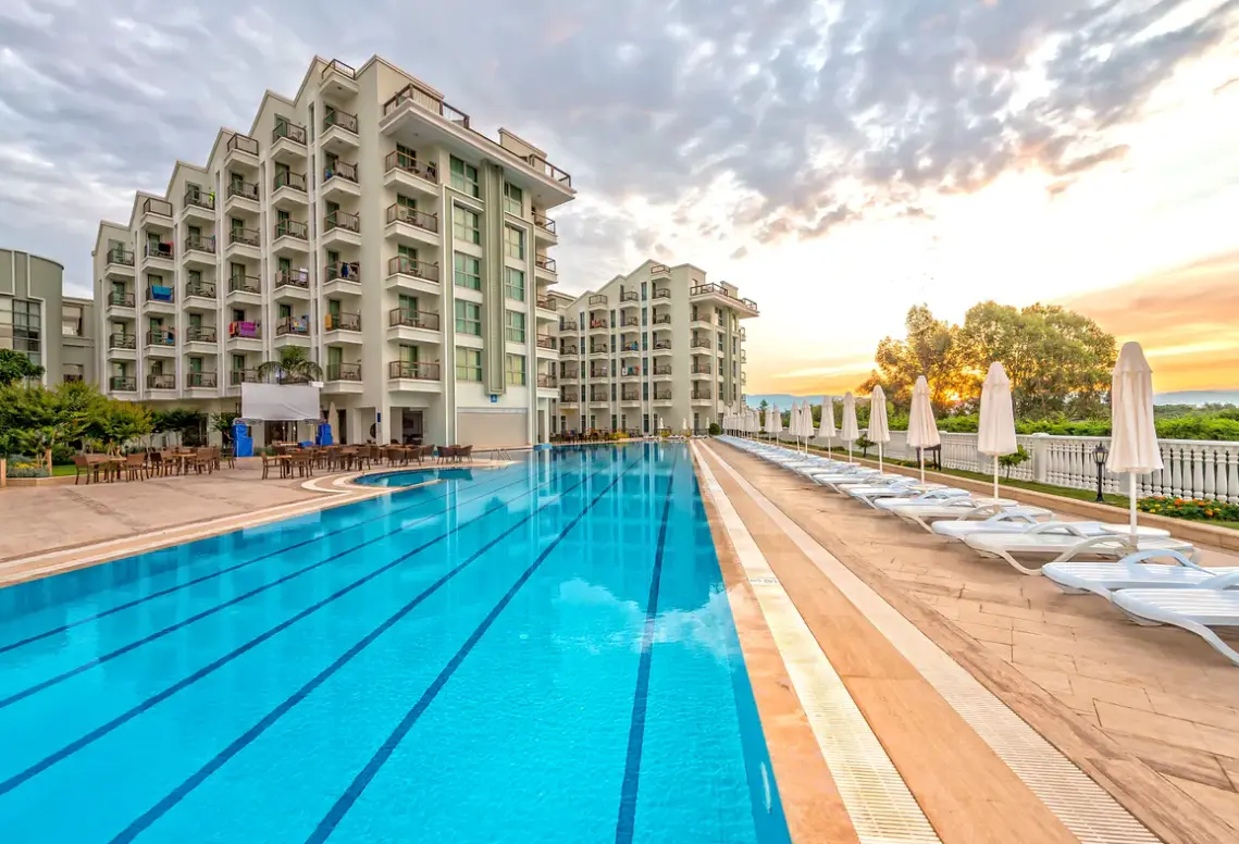 Basen w hotelu Royal Atlantis Spa & Resort