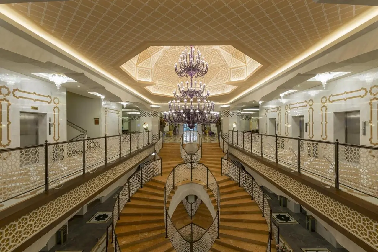 Royal TAJ Mahal — ROYAL TAJ MAHAL