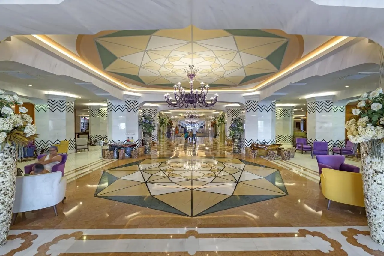 Royal TAJ Mahal — ROYAL TAJ MAHAL