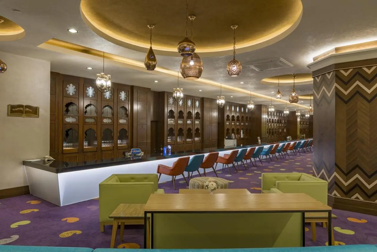 Royal TAJ Mahal — ROYAL TAJ MAHAL